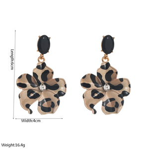 Pendientes con Colgante de Flores y Estampado de Leopardo, Estilo Exagerado y Único para Venta al por Mayor de Pendientes de Flores de Moda - Product Image 4