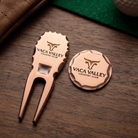 Outil de réparation de divots de golf personnalisé en alliage de zinc, ensemble marqueur de balle avec bord martelé, cuivre antique, émail souple, logo de club gravé, vente en gros
