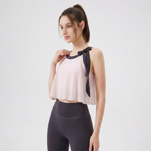 Débardeur de yoga 2-en-1 pour femme avec empiècements en maille color block, rembourrage intégré, sans manches, respirant, pour la course, l'entraînement et le fitness - Product Image 2