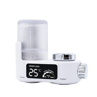 Purificateur d'eau pour robinet de cuisine à écran numérique intelligent de qualité alimentaire ABS à vente chaude, avec filtre à charbon actif activé par l'évier