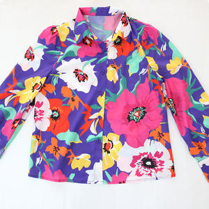 Completo da donna casual da ufficio con blusa floreale e gonna lunga, set coordinato da 2 pezzi, 2023 - Product Image 2