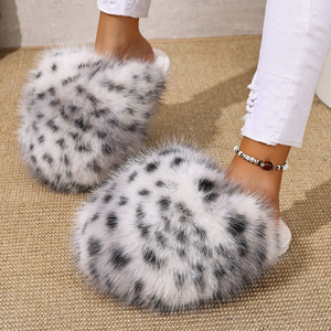 Chaussons tendance pour femmes, mignons, antidérapants, avec semelle extérieure en PVC, chauds, pour l'été et l'hiver, en fausse fourrure pelucheuse, pour la maison et l'extérieur - Product Image 6