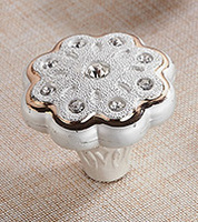 Nouvelle poignée de meuble moderne en alliage de zinc pour chambre, salle de bain, hôtel, cuisine, tiroir, fabricant de poignées de meuble de luxe avec cristaux et strass