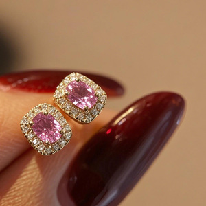 Orecchini a Perno Quadrati Rossi Vintage per Donne, Design Classico per Celebrazioni, Uso Quotidiano, Regalo per Feste, Accessori - Product Image 4