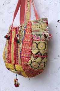Bolso Jaipuri Banjara Vintage Ligero en Oferta, Bolso de Hombro de Algodón con Flores Bordadas a Mano, Estilo Étnico Indio, para Mujer - Product Image 2