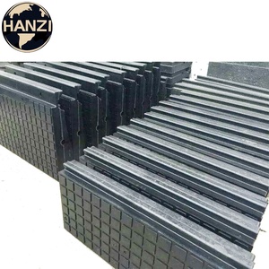 แผ่นยางรองรางรถไฟใหม่ รับน้ำหนักได้ 60 ตัน ได้รับการรับรองมาตรฐาน ISO9001 สำหรับการปรับปรุง/อัพเกรดทางเชื่อมต่อระหว่างถนนและรางรถไฟ - Product Image 4