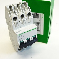 MGN61329 Multi9 C60 3P8A Circuit Breaker 480V for PLC