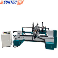 Tour à bois CNC Suntec ST1530 à alimentation automatique avec gravure et ponçage pour la fabrication de colonnes de balustre