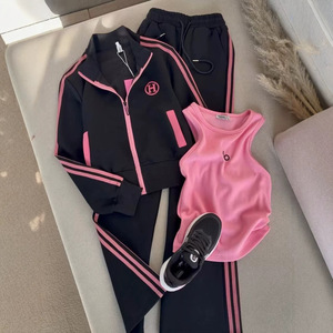 Nouvel <span class=keywords><strong>ensemble</strong></span> de survêtement trois pièces pour femme : cardigan, pantalon long <span class=keywords><strong>et</strong></span> gilet, à rayures contrastées, logo <span class=keywords><strong>H</strong></span>, trois bandes, coupe ample <span class=keywords><strong>et</strong></span> décontractée - Product Image 2
