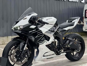 <span class=keywords><strong>Kawasaki</strong></span> Ninja ZX-6R - Superbike de 650cc con Motor de <span class=keywords><strong>Cuatro</strong></span> Cilindros en Línea, Enfocada en la Pista - Product Image 4