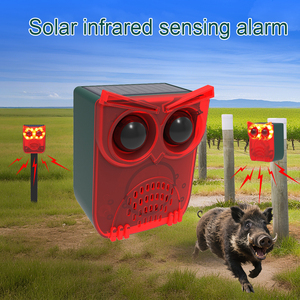 Alarme solaire infrarouge extérieure étanche IP55 avec 13 sons et alarme lumineuse clignotante pour dissuader les animaux sauvages - Product Image 1