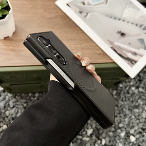 2025 nuevo estuche rígido de PC TPU de fibra de carbono a prueba de golpes con bisagra magnética funda protectora para teléfono móvil para Samsung Galaxy Z Fold <span class=keywords><strong>7</strong></span> 5G - Product Image 3