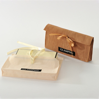 Pochette à bijoux en velours double face personnalisée en gros, sac d'emballage cadeau souple type enveloppe avec fermeture à ruban pour bagues et boucles d'oreilles