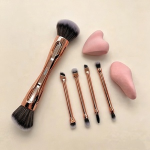 YRX Nuevo Set de Brochas de Maquillaje Magnéticas Profesionales 10 en 1 con Diseño Personalizado para Contorno de Mejillas y Colorete, OEM - Product Image 3