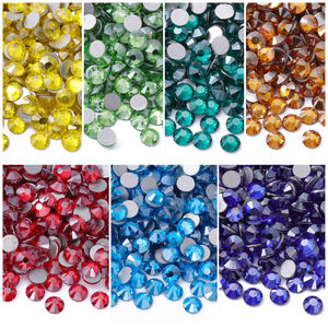 Nuevos colores Septiembre Venta al por mayor Baby Blue Rhinestone Nuevo diseño No Hotfix Flat Back Crystal Glass para ropa de uñas DIY - Product Image 1