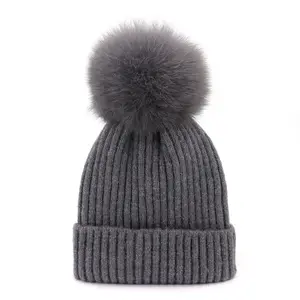 ขายส่งเด็กแฟชั่นฤดูหนาว Faux Fur Custom ถักหมวกถัก Pom Pom Beanie หมวก