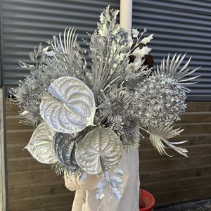 Plata Eucalipto Rosa Mariposa Orquídea Flores artificiales para bodas Flores falsas al por mayor - Product Image 1