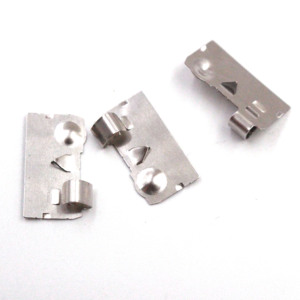Clip de serrage triangulaire en acier inoxydable fin, pièce estampée à bord roulé, avec trou de guidage, clip métallique de précision - Product Image 4
