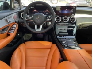 Venta al por Mayor de <span class=keywords><strong>Mercedes</strong></span> <span class=keywords><strong>Benz</strong></span> <span class=keywords><strong>GLC</strong></span> <span class=keywords><strong>Coupé</strong></span> 2020 GLC260 <span class=keywords><strong>4MATIC</strong></span>, SUV de Lujo de Tamaño Mediano, Importado, de Gasolina, para Exportación a Concesionarios Globales - Product Image 4