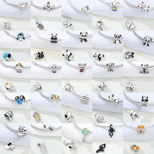 Accesorio colgante original, lindo y versátil para pulseras DIY, hecho de latón blanco con diseño de oso, panda, elefante y conejo. - Product Image 2