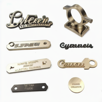 Badge logo métallique personnalisé en laiton et alliage de zinc, plaque signalétique 3D en métal avec adhésif 3M pour parfum, sac à main, bagage