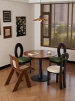 Chaise de salle à manger traditionnelle en bois massif de chêne vintage avec dossier haut incurvé de style mid-century - Durable et écologique pour la salle à manger à domicile