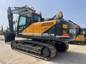 Excavatrice hydraulique d'occasion Hyundai 220LC-9S de 22 tonnes pour tâches lourdes, opérations de chargement de minerai d'or à force de compression élevée - Product Image 3