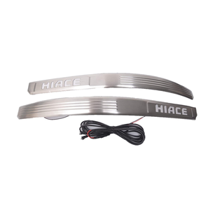 Quantum Hiace200 LED bande <span class=keywords><strong>de</strong></span> décoration <span class=keywords><strong>de</strong></span> <span class=keywords><strong>porte</strong></span> d'entrée bande <span class=keywords><strong>de</strong></span> seuil en acier inoxydable pour accessoires extérieurs Hiace 2005-2020 - Product Image 1