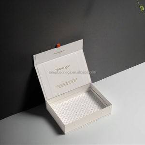 Caja de Regalo Ecológica Reciclable con Logotipo Personalizado, con Grabado, Laminado Mate, Recubrimiento UV, Papel Duro, Cartón, Cierre Magnético - Product Image 4