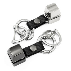 Porte-clés porte-clés personnalisable en métal avec logo personnalisé et design-cadeau souvenir - Product Image 1