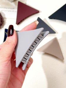 CLARMER 7,3 cm PC accesorios para el cabello mujeres liso colorido pinza para el cabello elegante moda triángulo pinzas para el cabello al por mayor - Product Image 6