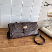 Sac bandoulière en cuir PU tissé pour femme, grande capacité, avec fermoir métallique