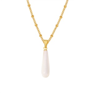 Collier de haute qualité plaqué or en acier inoxydable avec pendentif goutte d'eau pour femmes - Product Image 1