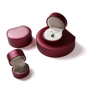 Wholesale White Color Embossed Velvet Jewellery Box For Ring Necklace Bracelet Gift Packaging