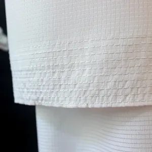 Uniforme de artes marciales de alta calidad 100% algodón ligero traje de Karate uniforme personalizar Logo al por mayor - Product Image 5