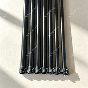 Perche télescopique en fibre <span class=keywords><strong>de</strong></span> carbone pour brosse <span class=keywords><strong>de</strong></span> nettoyage <span class=keywords><strong>de</strong></span> <span class=keywords><strong>toiture</strong></span> et applications d'entretien à grande portée - Product Image 4