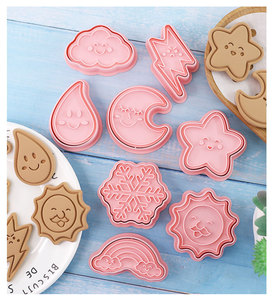 Molde de Galletas con Diseño de Nubes y Dibujos Animados, Moldes de Plástico para Hornear Pasteles con Forma de Luna y Estrellas, Caja de 8 Piezas - Product Image 1