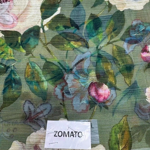 Tela Ligera de Alta Calidad 100% Algodón con Estampado Digital Zomato para Confección de Prendas y Vestidos - Product Image 1