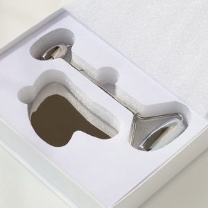 Maßgefertigtes Edelstahl-Gesichtsmassage-Roller und <span class=keywords><strong>Gua</strong></span>-<span class=keywords><strong>Sha</strong></span>-Set Großhandel Edelstahl-Metall-Gesichts-Guasha-Roller Hautpflege-Tool - Product Image 4