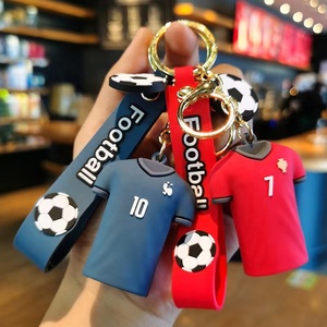 Venta al por mayor famoso jugador de fútbol ropa forma llavero personalizado 3D figura en forma de dibujos animados logotipo llavero para recuerdo <span class=keywords><strong>Gif</strong></span> - Product Image 3
