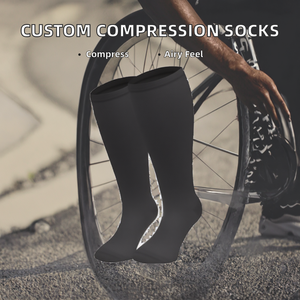 Calcetines deportivos transpirables hasta la rodilla de compresión personalizables al por mayor de Spandex/Poliéster/Algodón con soporte de arco y estampado corporal para fútbol - Product Image 2