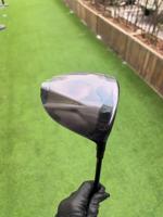 Meilleures ventes Driver de golf réglable pour droitier, face de club usinée CNC, faible spin, longue distance de frappe, poignée en caoutchouc antidérapante