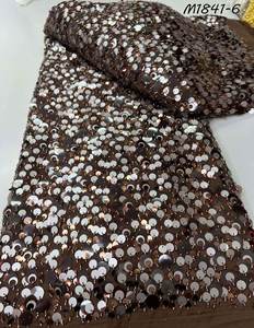 Plain Velvet Cream Lace Plenty Sequins Floral Patch Trim Bridal Saree con trabajo pesado - Product Image 5