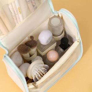 Organisateur de voyage multifonctionnel en tissu pour articles de toilette, sac de rangement suspendu pour cosmétiques et produits de lavage avec crochet pour salle de bain et maquillage - Product Image 5