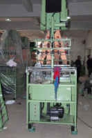 Métier à tisser informatisé d'étiquettes en coton tissé à la machine Jacquard avec machines à tresser à moteur Muller en vente
