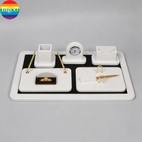 Ensemble d'organisateurs de bureau multifonctionnels écologiques en MDF blanc, cuir et métal, design moderne et luxueux, personnalisable pour les cadeaux d'affaires ou de bureau