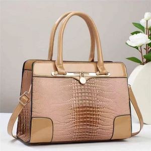 กระเป๋าหนังเคลือบเงาหรูหรา Maxfree Light Luxury Lacquer Leather Glossy Styling Bag, กระเป๋าสะพายข้างเดี่ยว, กระเป๋าถือลายจระเข้ - Product Image 3