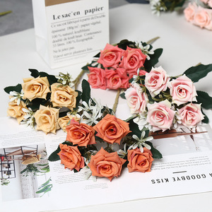 Bouquets de roses artificielles Lichao, 5 têtes, fleurs en soie, accessoires de décoration pour mariage et maison - Product Image 2