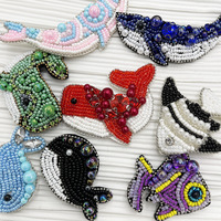 Nouveaux patchs appliqués faits à la main avec des perles et des paillettes représentant des baleines, des dauphins, des requins, des raies manta, parfaits pour décorer les vêtements