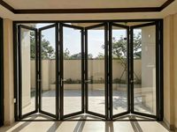 Porte pliante en aluminium blanc pur de style européen moderne avec verre trempé, vue complète, coulissante, pour extérieur et salle de bain